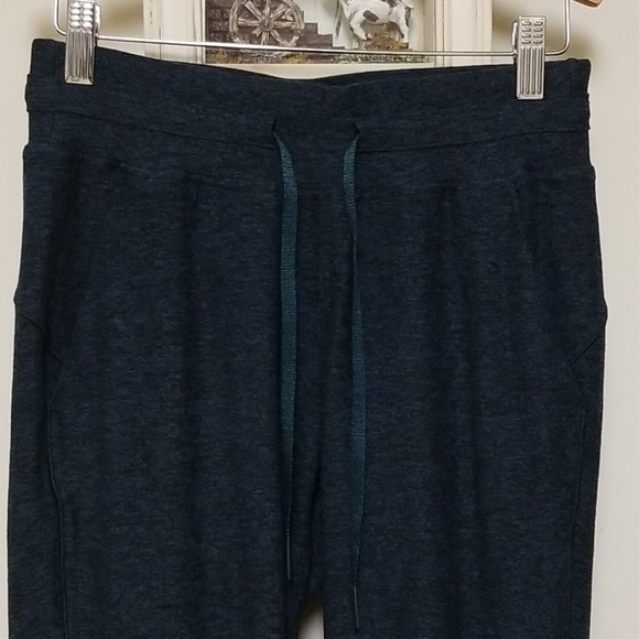 👖Lululemon Women's leggings Size 4 - Picture 2 of 9